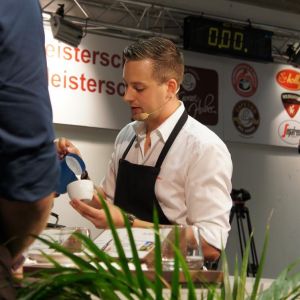 Barista Benjamin Graf bei der Int. Tiroler Meisterschaft (Kopie) Foto Barista Benjamin Graf